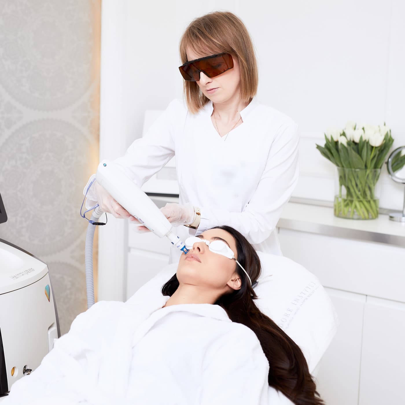 ClearLift — laser nieablacyjny (Q-switched Nd:YAG) — zabieg w J'adore Instytut — Praca laserem