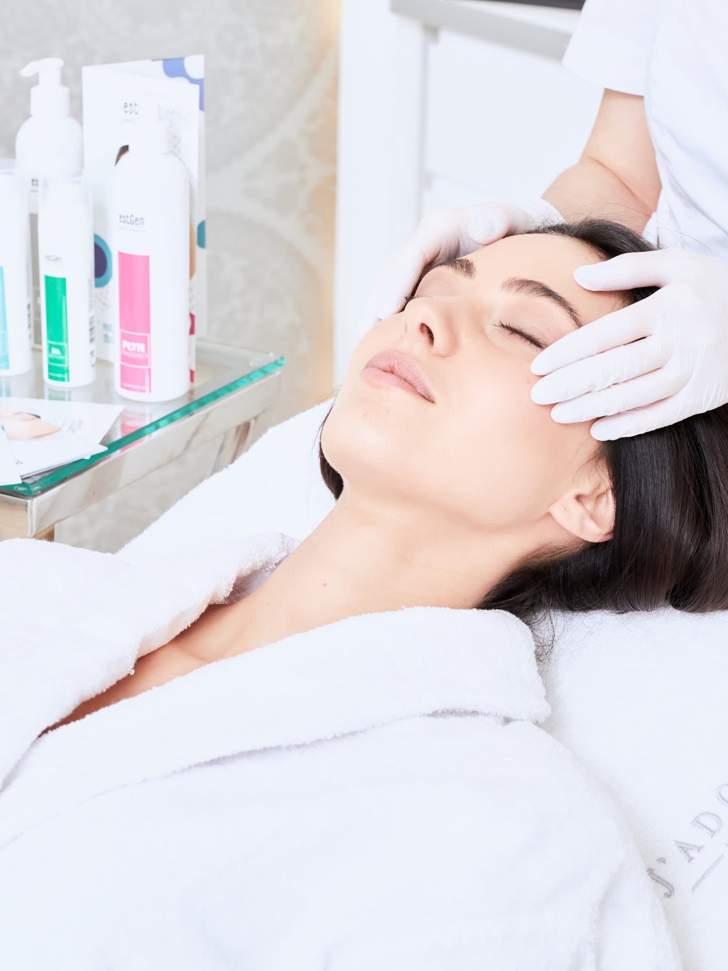 EstGen (Colostrum) — treatment at J'adore Instytut — Preparatory exfoliation (optional)