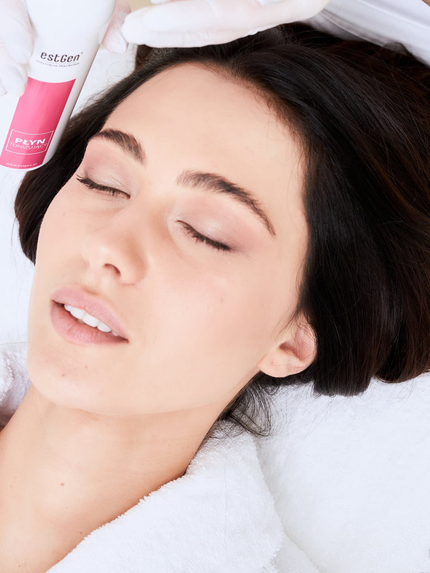 EstGen (Colostrum) — treatment at J'adore Instytut — A mask matched to your problem