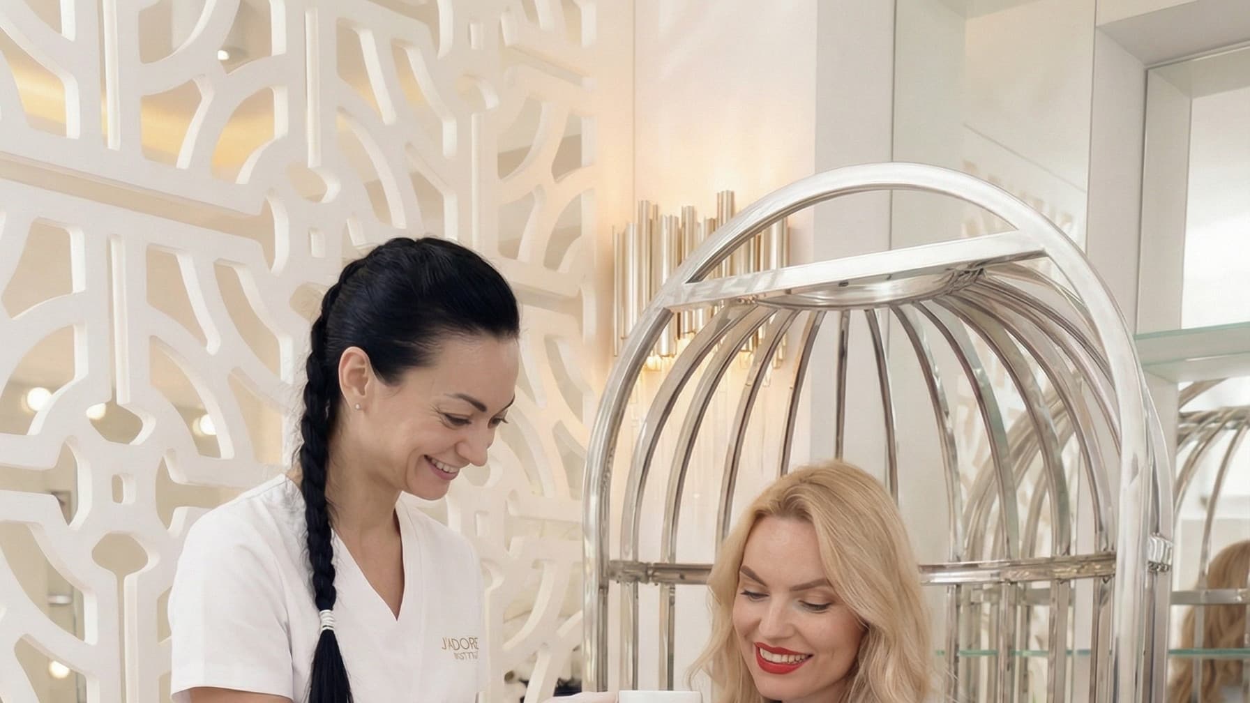 Pedicure — zabieg w J'adore Instytut — łączenie terapii