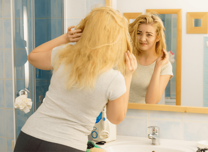 Przetłuszczające się włosy to Twój problem Domowe sposoby.