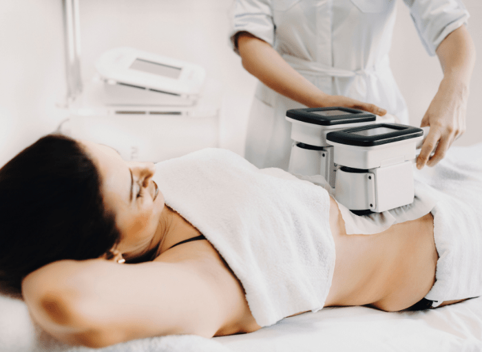 Zabiegi kriolipolizy - czyli jak zamrozić tkankę tłuszczową i pożegnać boczki, Cryolipolysis treatment