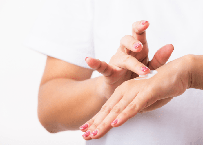 Zabiegi na dłonie, Hand treatments